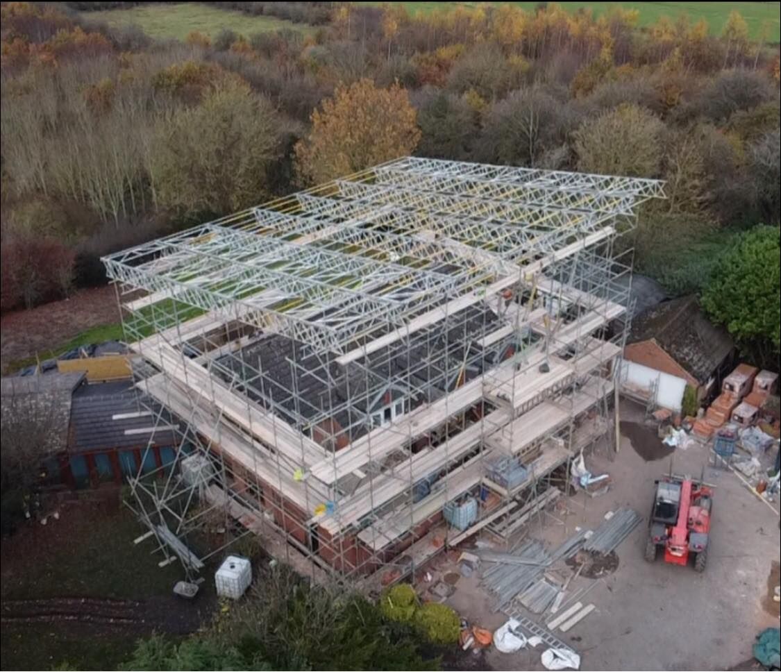 Temporary roof scaffold
